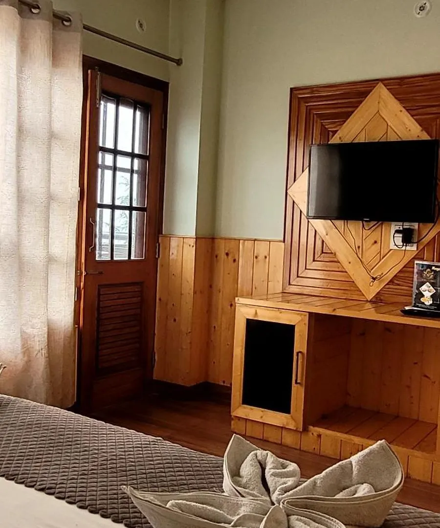 Hotel Hill View A Family Hotel Shimla 3*,