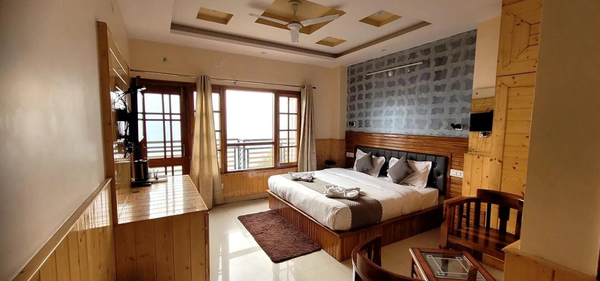 Hotel Hill View A Family Hotel Shimla 3*,